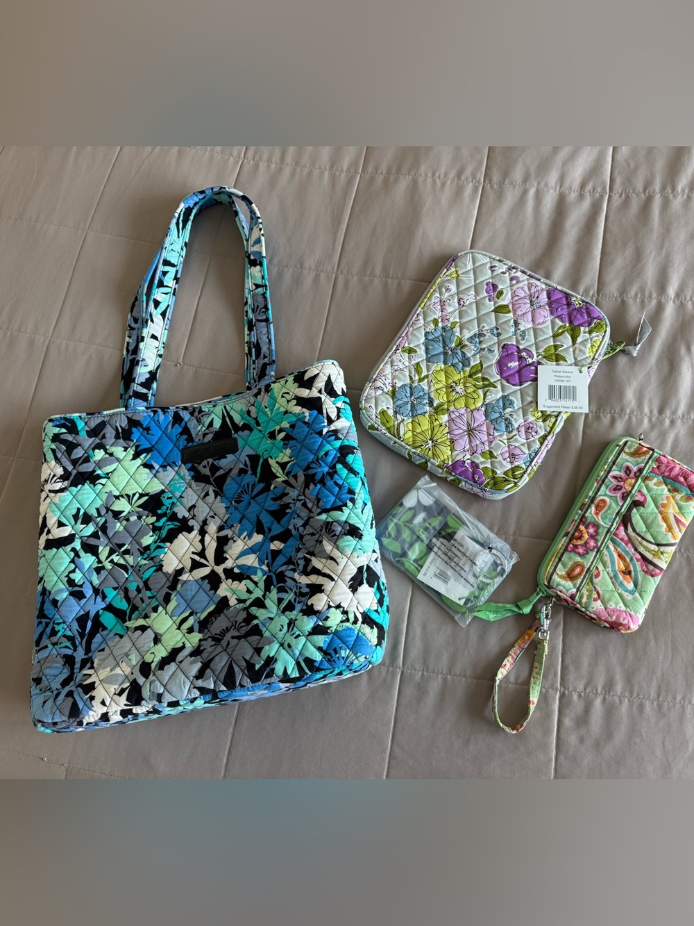 VERA BRADLEY ITEMS